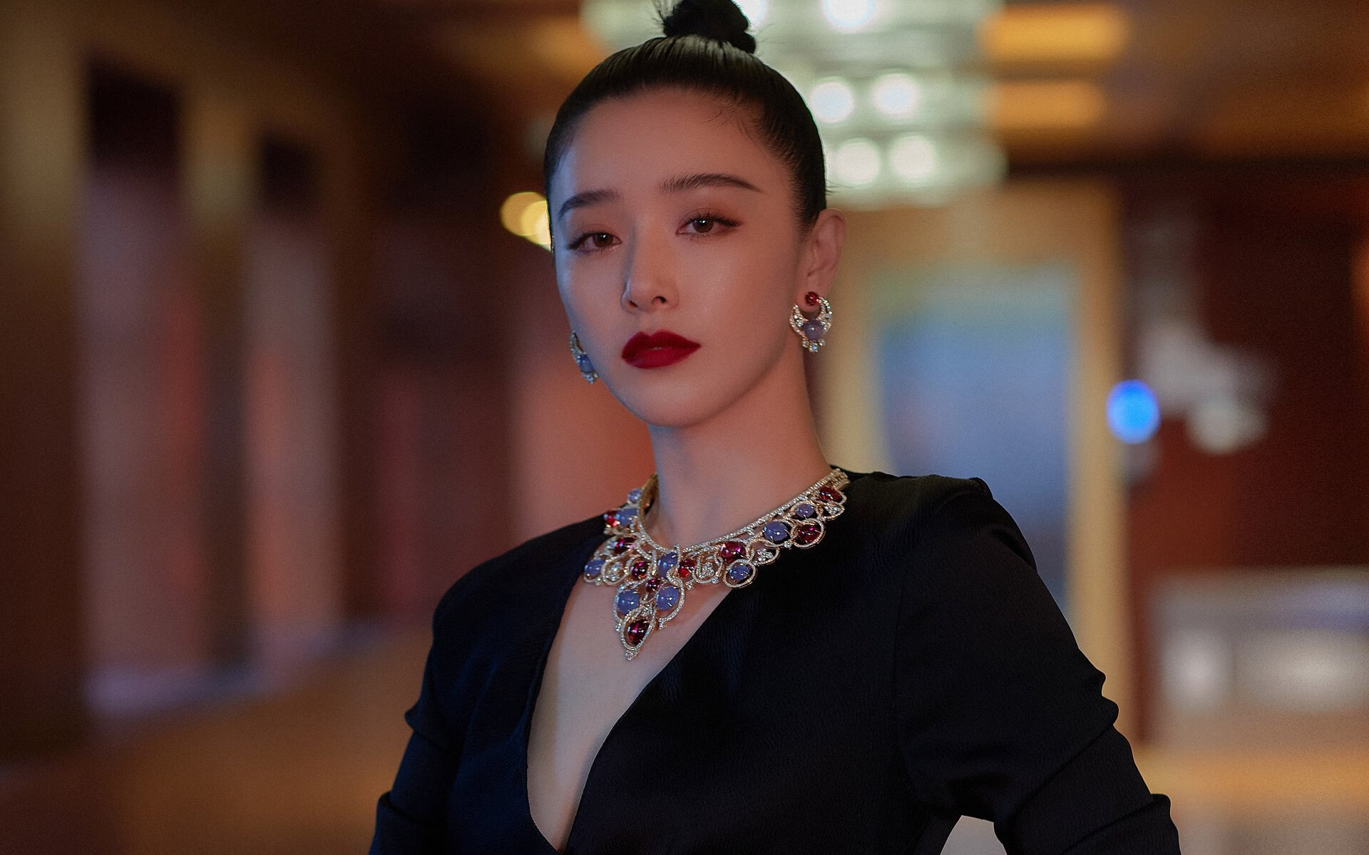 巴特尔在比赛中的出色防守反击,帮助袋鼠队从困境中逆转,巴特尔会扣篮吗