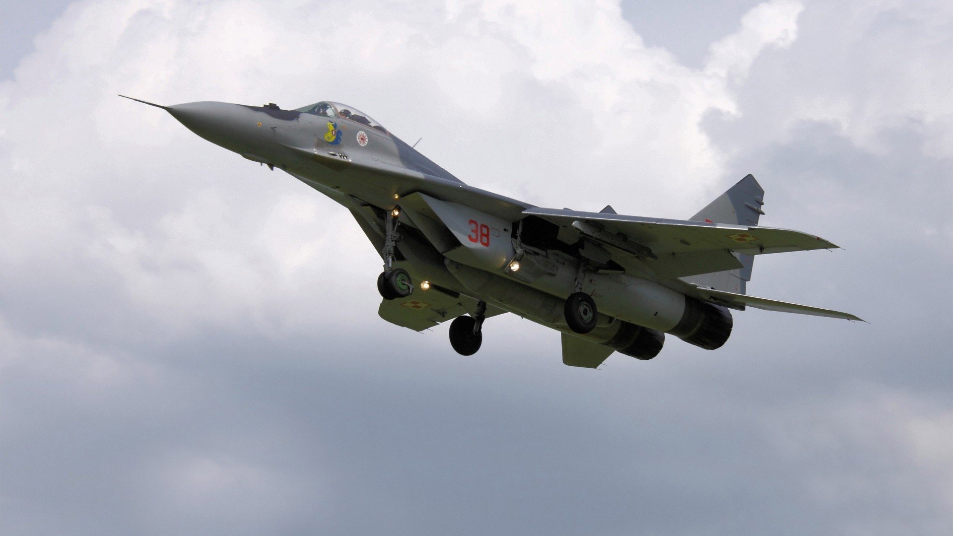 爱游戏平台-Klam 攻守兼备，成为球队核心